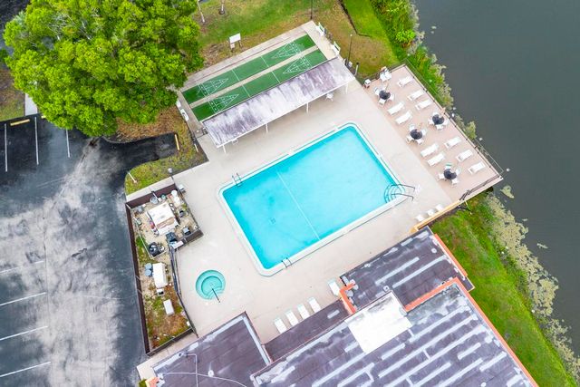 3 Lake Vista Trl Apt 203, Port St Lucie, FL 34952