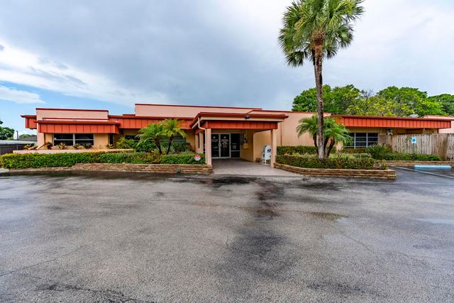3 Lake Vista Trl Apt 203, Port St Lucie, FL 34952
