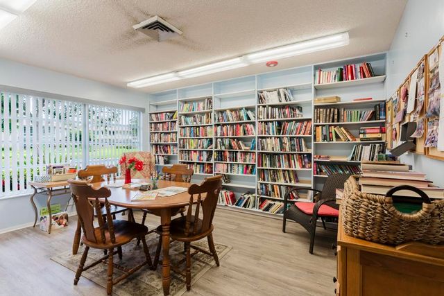 3 Lake Vista Trl Apt 203, Port St Lucie, FL 34952