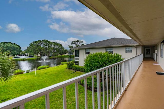3 Lake Vista Trl Apt 203, Port St Lucie, FL 34952