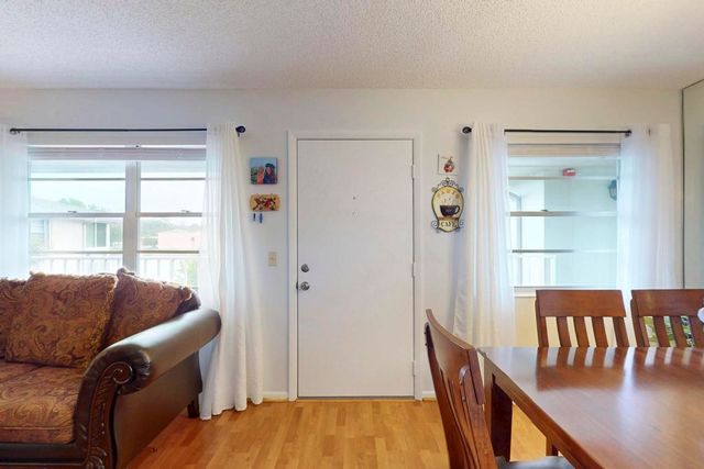 3 Lake Vista Trl Apt 203, Port St Lucie, FL 34952