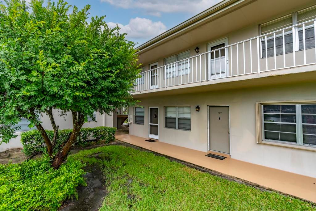 3 Lake Vista Trl Apt 203, Port St Lucie, FL 34952