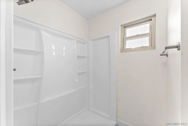 725 Peggy Dr, San Diego, CA 92114