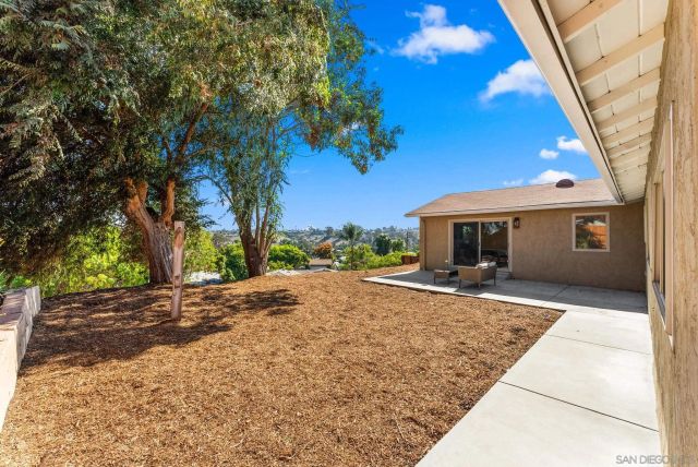 725 Peggy Dr, San Diego, CA 92114