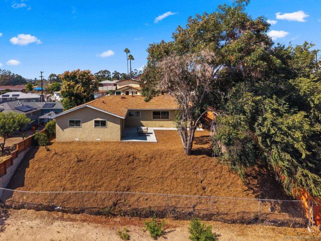 725 Peggy Dr, San Diego, CA 92114