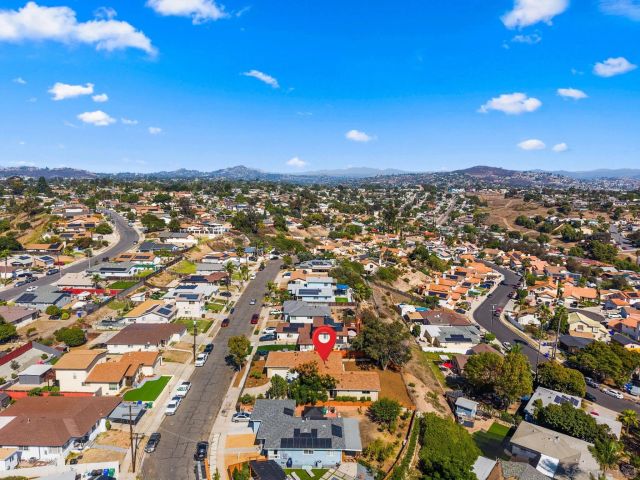 725 Peggy Dr, San Diego, CA 92114