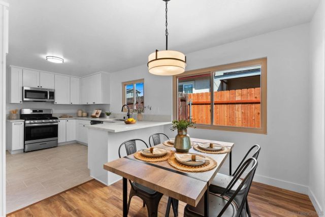 725 Peggy Dr, San Diego, CA 92114