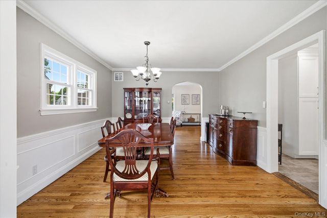 41 Hart Street, Lynbrook, NY 11563