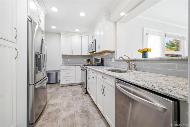 41 Hart Street, Lynbrook, NY 11563