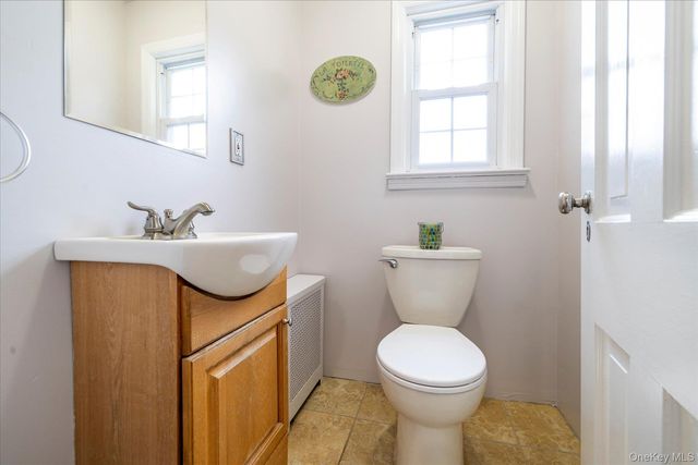 41 Hart Street, Lynbrook, NY 11563