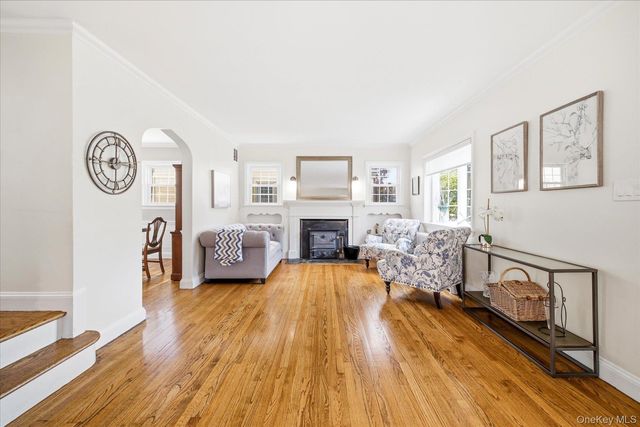 41 Hart Street, Lynbrook, NY 11563
