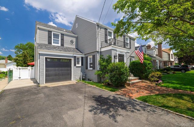 41 Hart Street, Lynbrook, NY 11563