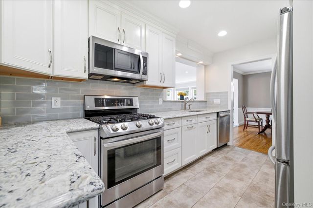 41 Hart Street, Lynbrook, NY 11563