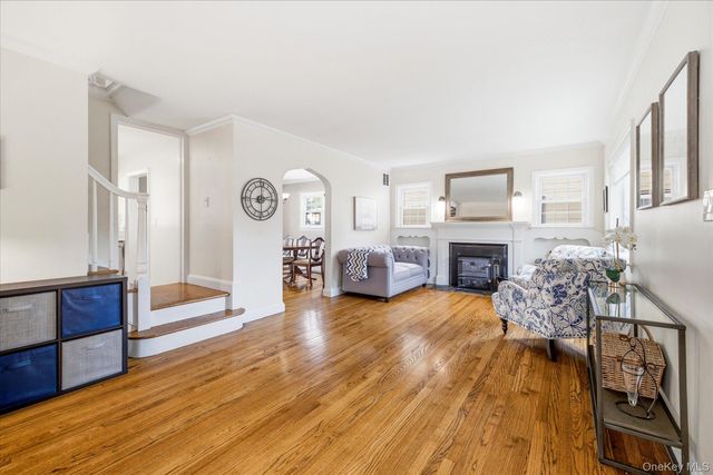 41 Hart Street, Lynbrook, NY 11563