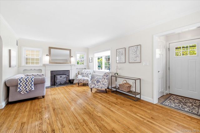 41 Hart Street, Lynbrook, NY 11563