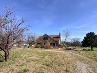 610 S 1st Street, Afton, OK 74331