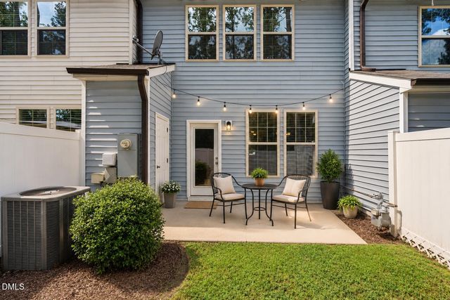 12 E Willow Trace Way, Clayton, NC 27527