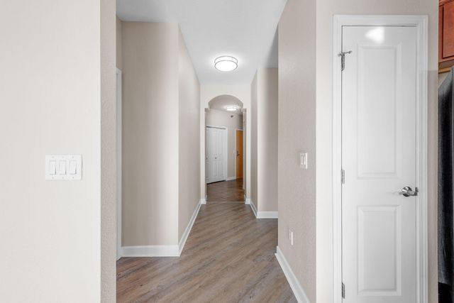 1155 Ford Road 214, Saint Louis Park, MN 55426
