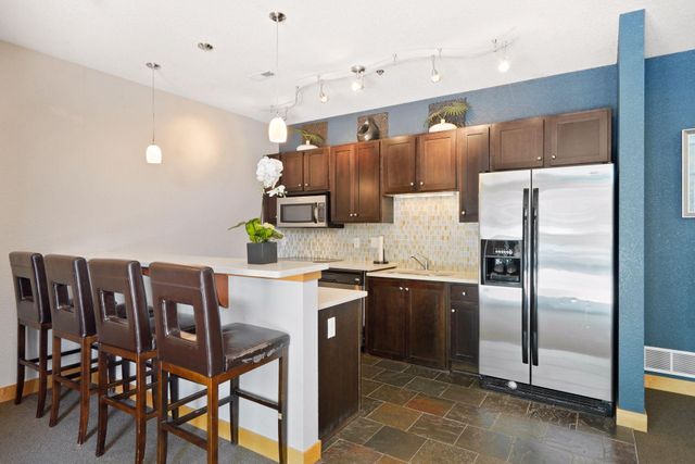 1155 Ford Road 214, Saint Louis Park, MN 55426