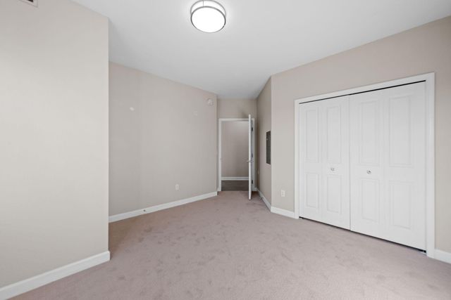 1155 Ford Road 214, Saint Louis Park, MN 55426