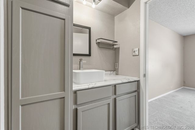 940 Manor, Ardmore, OK 73401