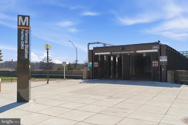 9623 SCOTCH HAVEN DR, Vienna, VA 22181