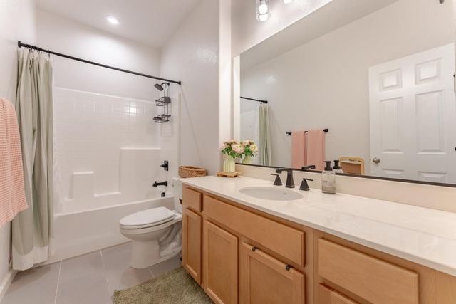 9584 Del Seis Drive, Sacramento, CA 95829