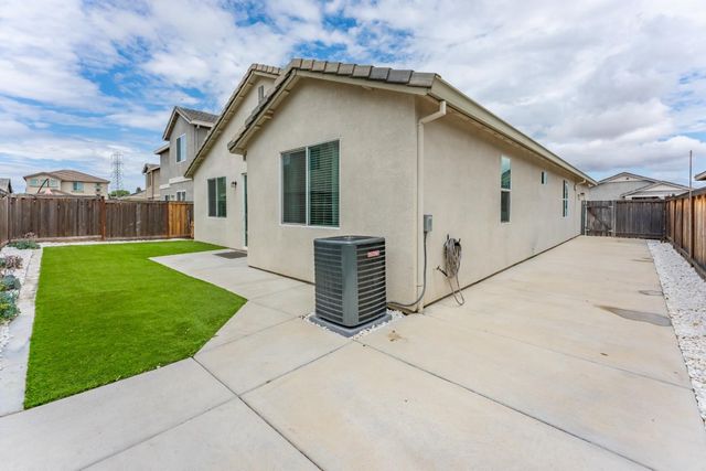 9584 Del Seis Drive, Sacramento, CA 95829
