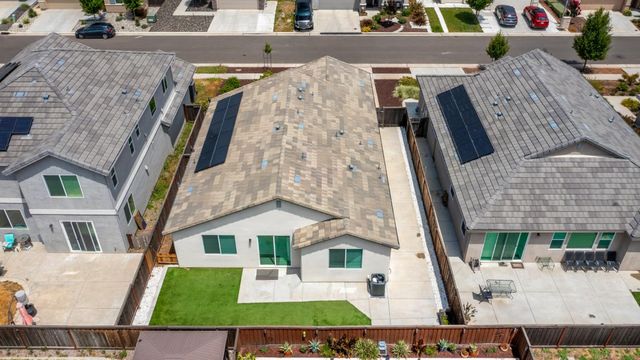 9584 Del Seis Drive, Sacramento, CA 95829