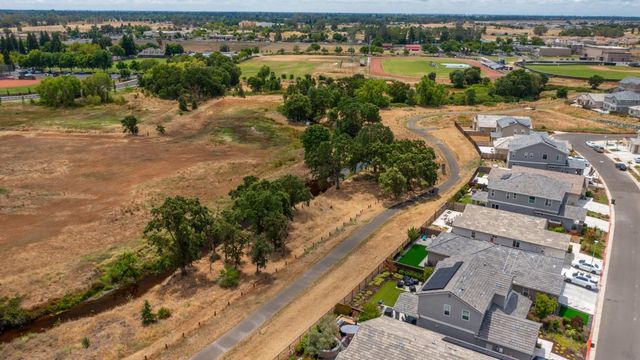 9584 Del Seis Drive, Sacramento, CA 95829