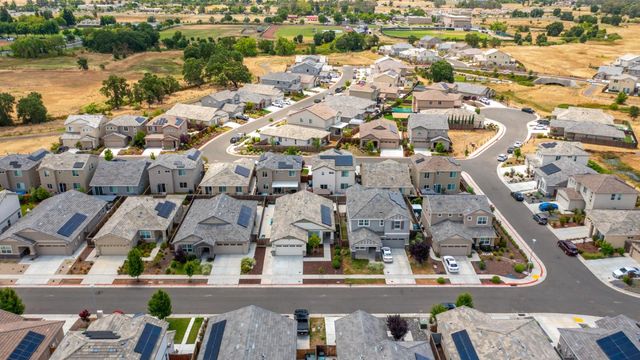 9584 Del Seis Drive, Sacramento, CA 95829