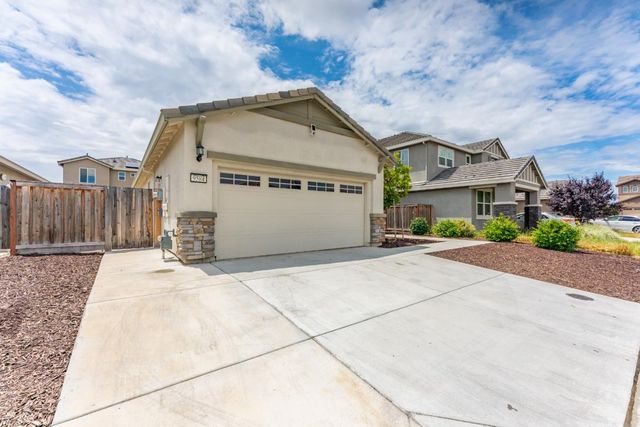 9584 Del Seis Drive, Sacramento, CA 95829