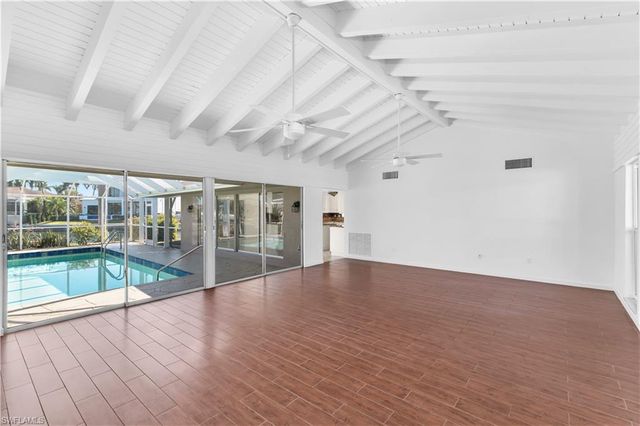 875 Robin CT, Marco Island, FL 34145