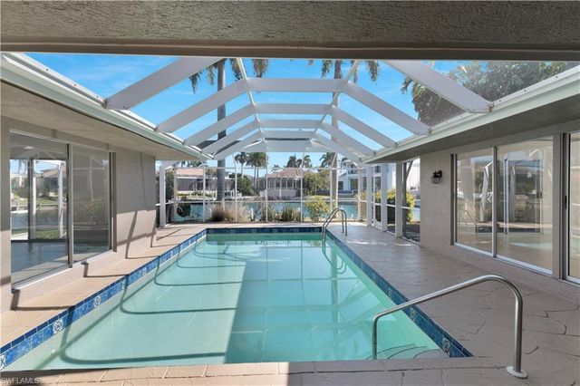 875 Robin CT, Marco Island, FL 34145