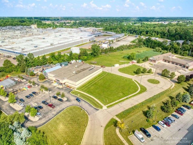 7608 E Michigan Avenue, Saline, MI 48176