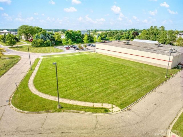 7608 E Michigan Avenue, Saline, MI 48176