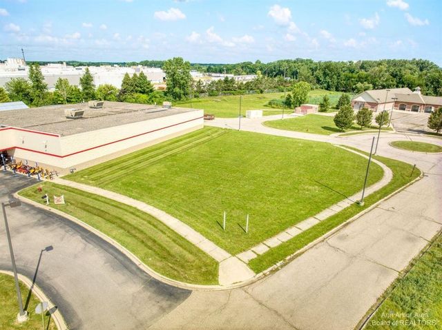 7608 E Michigan Avenue, Saline, MI 48176