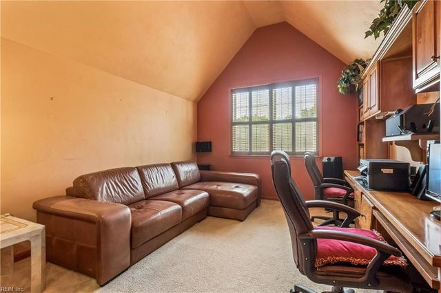 121 View Pointe DR, Newport News, VA 23603