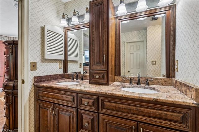 121 View Pointe DR, Newport News, VA 23603