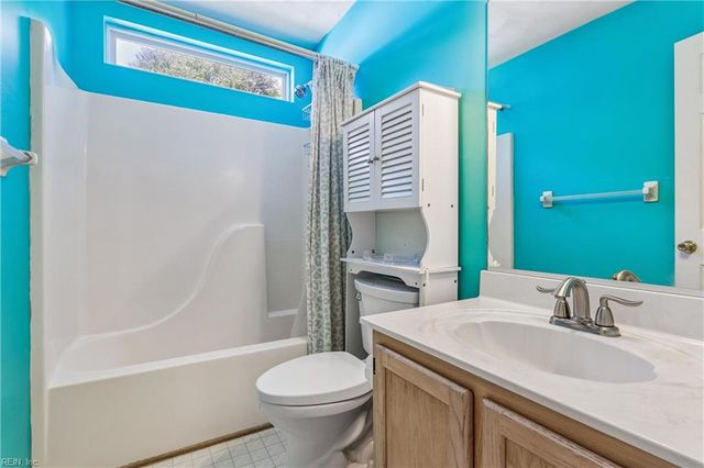121 View Pointe DR, Newport News, VA 23603