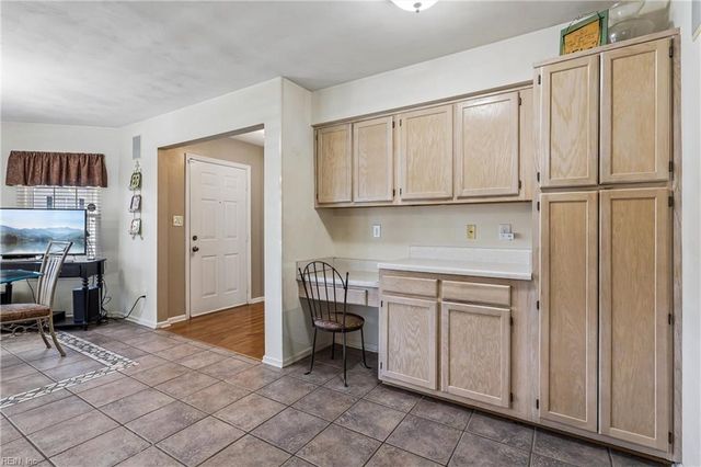 121 View Pointe DR, Newport News, VA 23603
