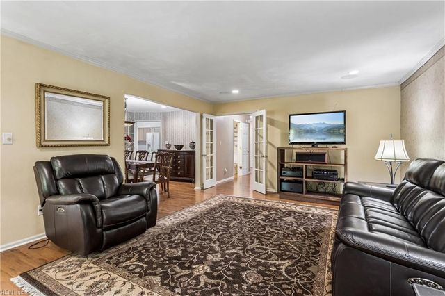 121 View Pointe DR, Newport News, VA 23603