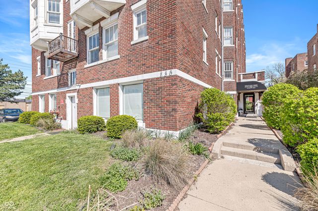 230 E 9th Street 107, Indianapolis, IN 46204