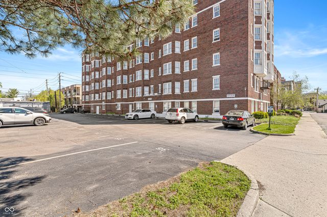 230 E 9th Street 107, Indianapolis, IN 46204