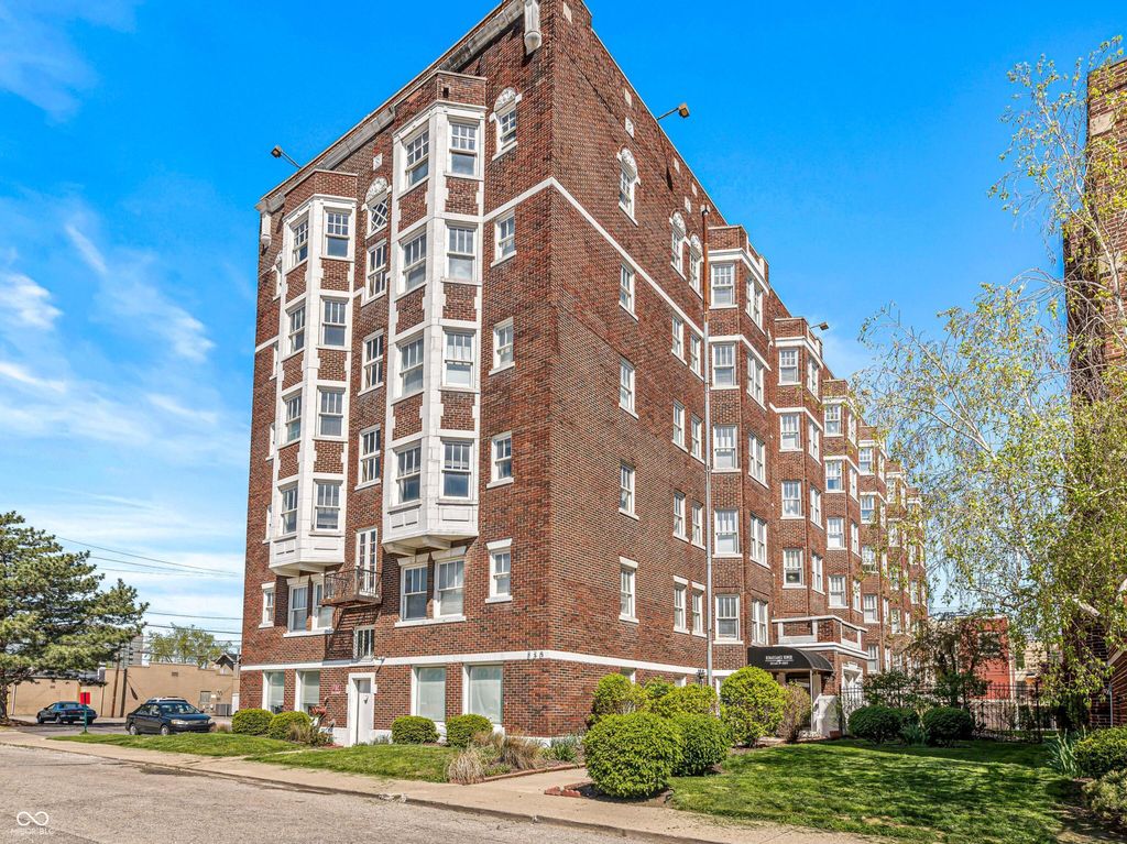 230 E 9th Street 107, Indianapolis, IN 46204