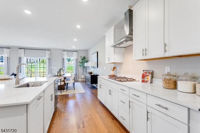 4 Biltmore Ave, East Hanover Twp., NJ 07960