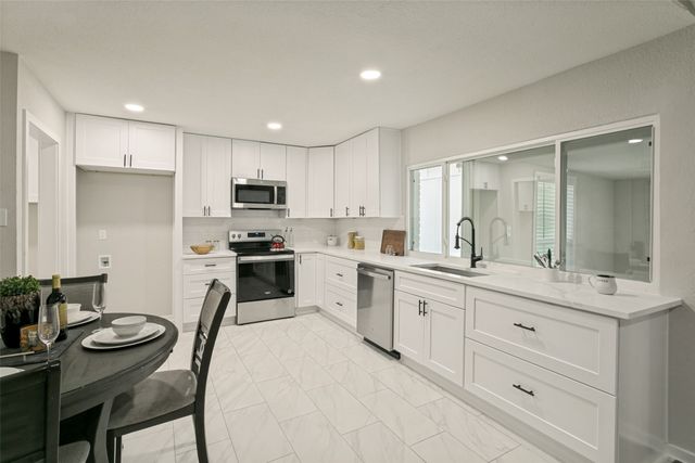 430 E Grenoble Drive, Grand Prairie, TX 75052