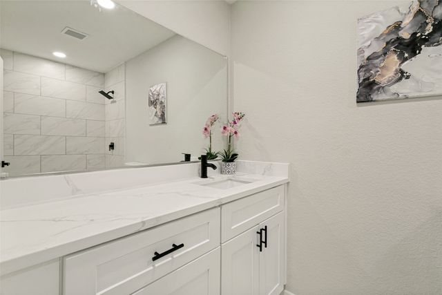 430 E Grenoble Drive, Grand Prairie, TX 75052