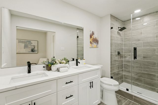 430 E Grenoble Drive, Grand Prairie, TX 75052