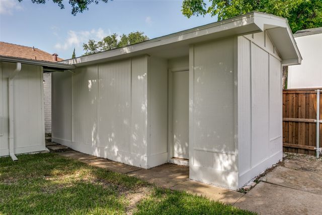 430 E Grenoble Drive, Grand Prairie, TX 75052
